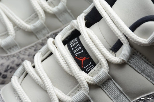 SE Light Jordan Bone Air CD6846-002 Low 11 Snake 0922